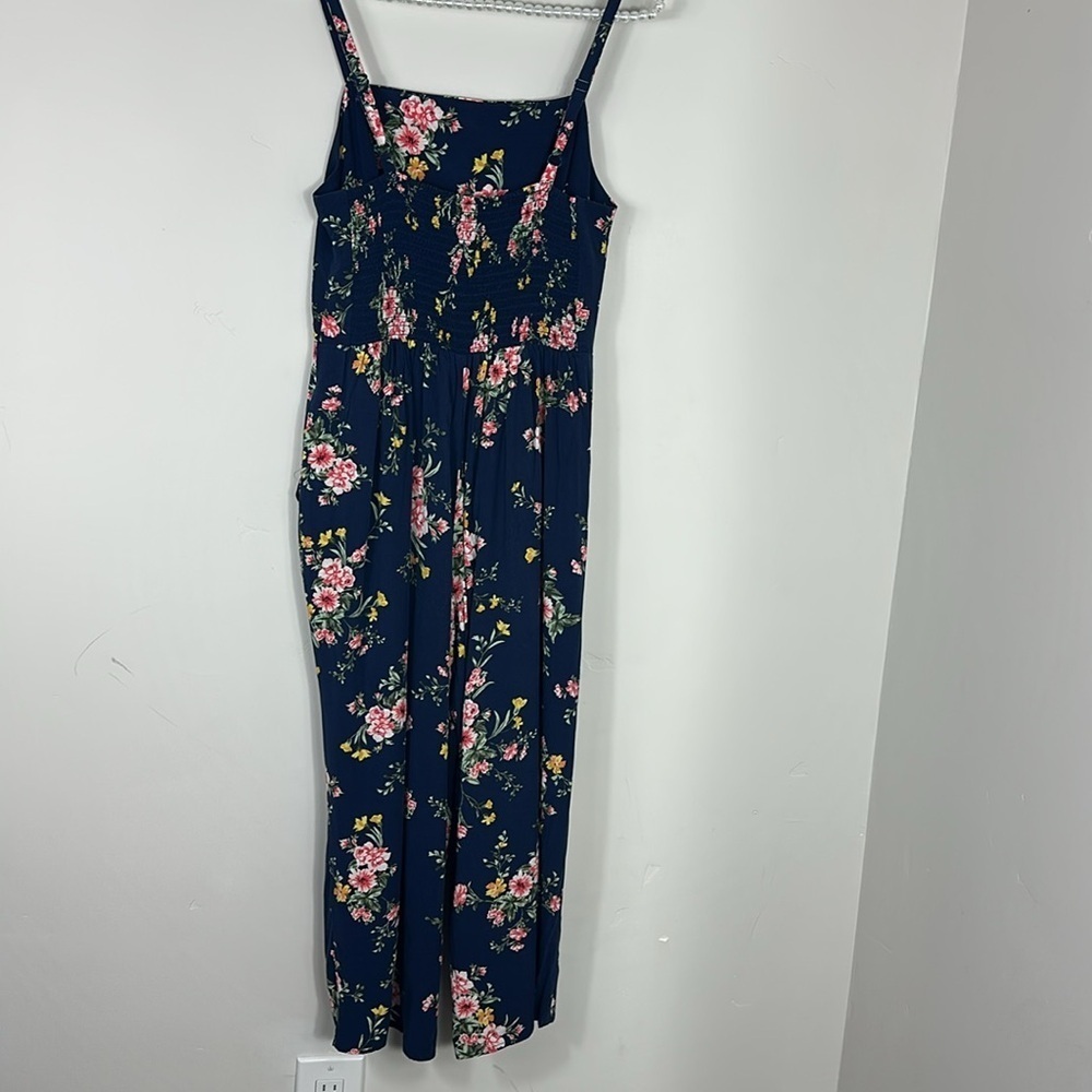 Old Navy Blue Floral Cropped Cami Sleeveless Jumpsuit Romper Small - Picture 6 of 9